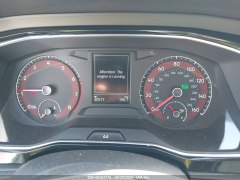 Volkswagen Jetta SE 2021 6