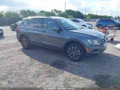 Volkswagen Tiguan S 2021 4