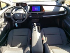 Toyota Prius LE 2023 6