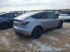Tesla Model Y Long Range 2024 6