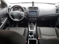 Mitsubishi Outlander Sport ES 2024 8
