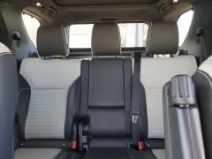 Land Rover Discovery  R-Dynamic S 2022 9