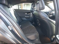 Mercedes-Benz C300 2025 8