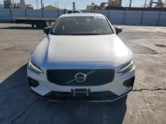 Volvo S60 T5 Momentum 2021 1